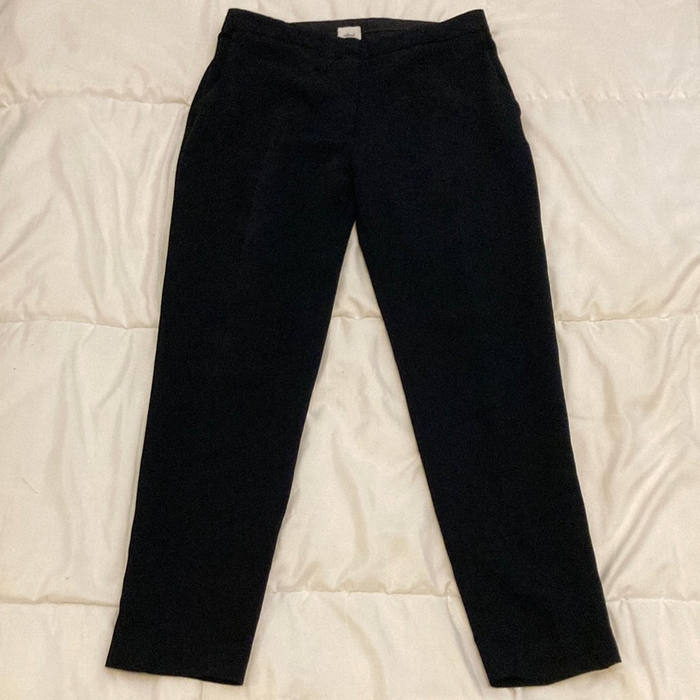 Wilfred by Aritzia Black Cropped / Ankle Dress Pants Size 4